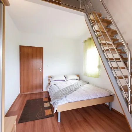 Apartament Karen Vinišće