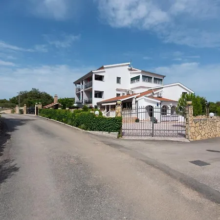 Karen Apartament Vinišće