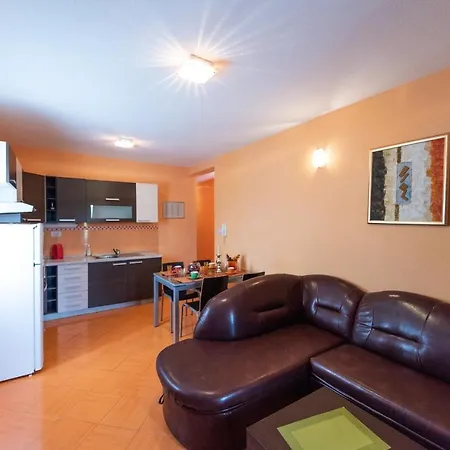 Karen Apartment Vinisce